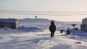 La première expérience visant à épaissir la glace arctique avec de l'eau de mer s'avère prometteuse, mais il y a un gros problème