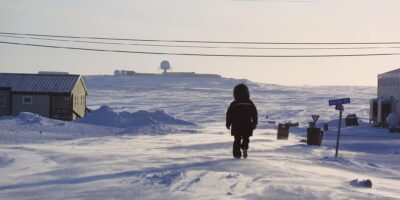 La première expérience visant à épaissir la glace arctique avec de l&rsquo;eau de mer s&rsquo;avère prometteuse, mais il y a un gros problème