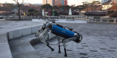 Un chien robot peut monter des escaliers, naviguer dans une forêt et sauter sur des bûches grâce à une nouvelle technique d&rsquo;entraînement rapide par l&rsquo;IA