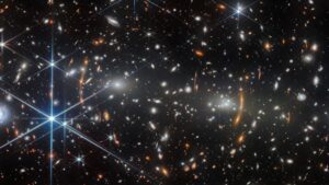 Le télescope James Webb utilise la prédiction trippante d'Einstein pour sonder les confins de l'univers — Photo spatiale de la semaine