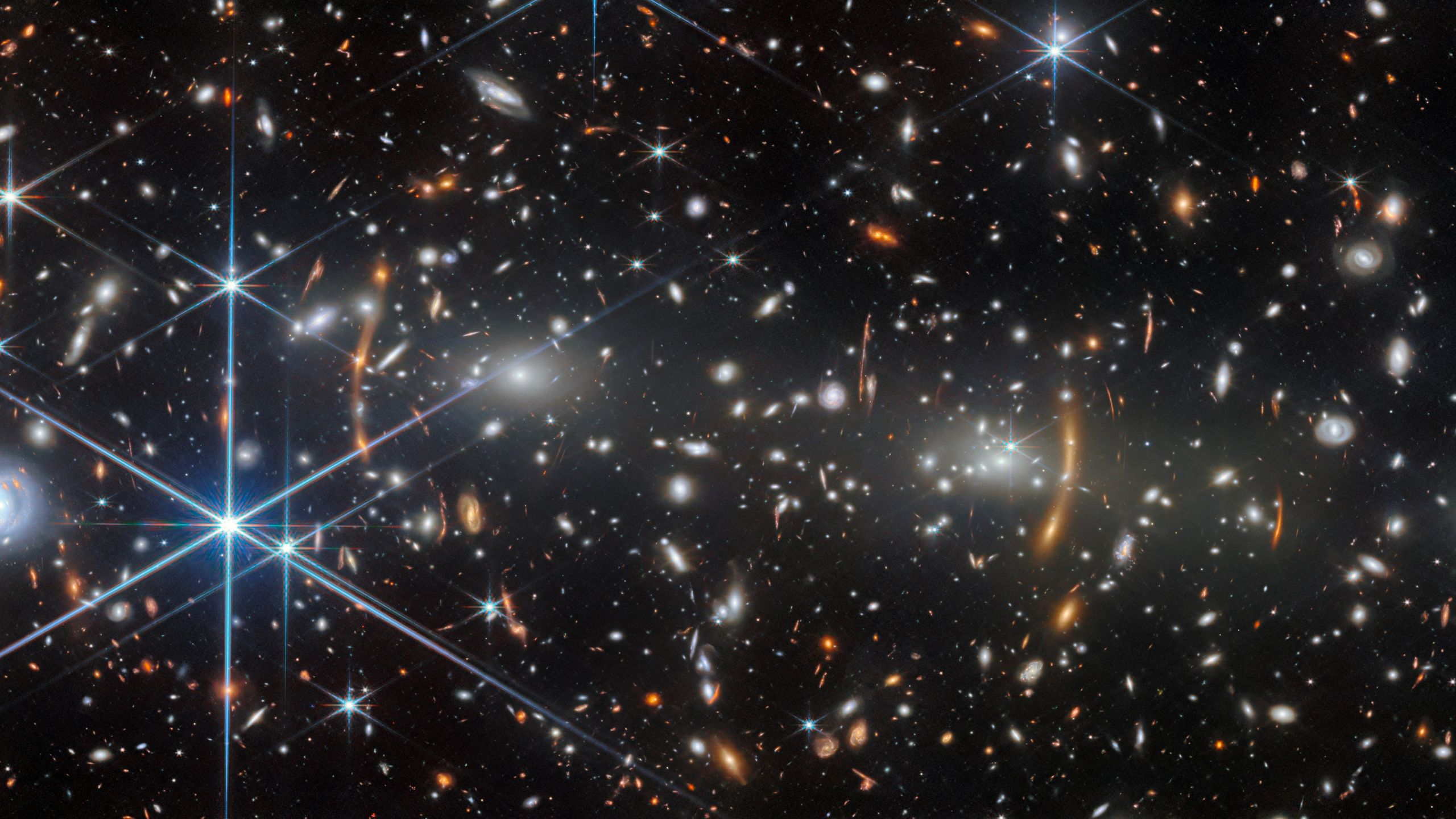 Le télescope James Webb utilise la prédiction trippante d'Einstein pour sonder les confins de l'univers — Photo spatiale de la semaine