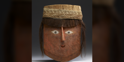 Masque de momie avec perruque : une « fausse tête » vieille de 1 000 ans trouvée au Pérou et fabriquée avec de vrais cheveux humains et du cinabre rouge toxique