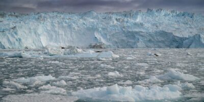 Les eaux de fonte du Groenland entraîneront un « fort affaiblissement, mais pas un arrêt » des principaux courants de l&rsquo;Atlantique, selon une étude