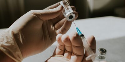 La FDA approuve le premier vaccin à ARNm contre la grippe saisonnière