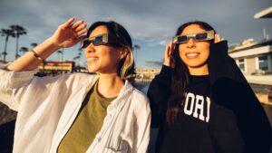 Où acheter des lunettes et du matériel d'observation pour l'éclipse solaire de dernière minute avant le 12 août