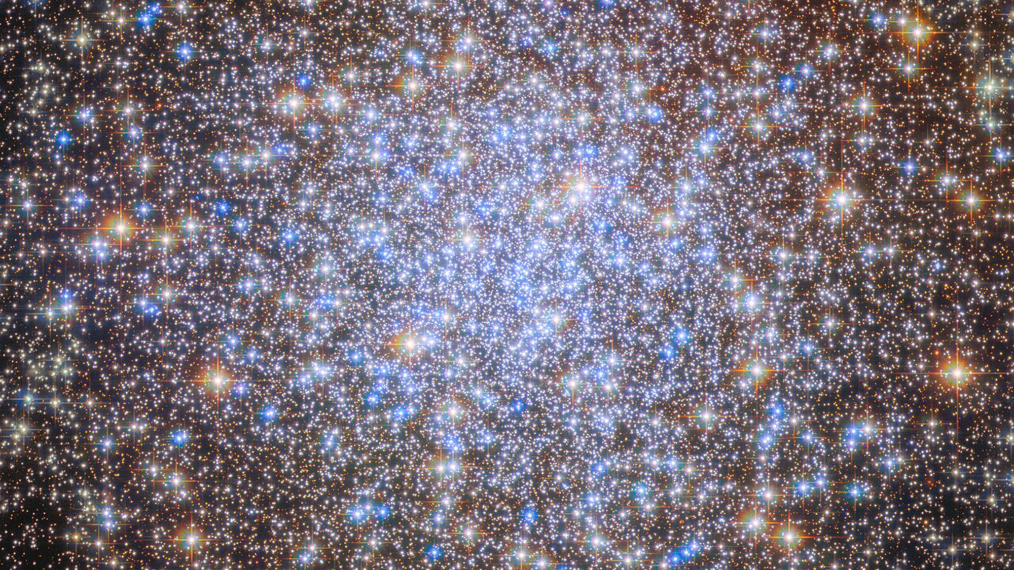 Quelque chose ne va pas dans le Chandelier Cluster, selon le télescope Hubble – Photo spatiale de la semaine