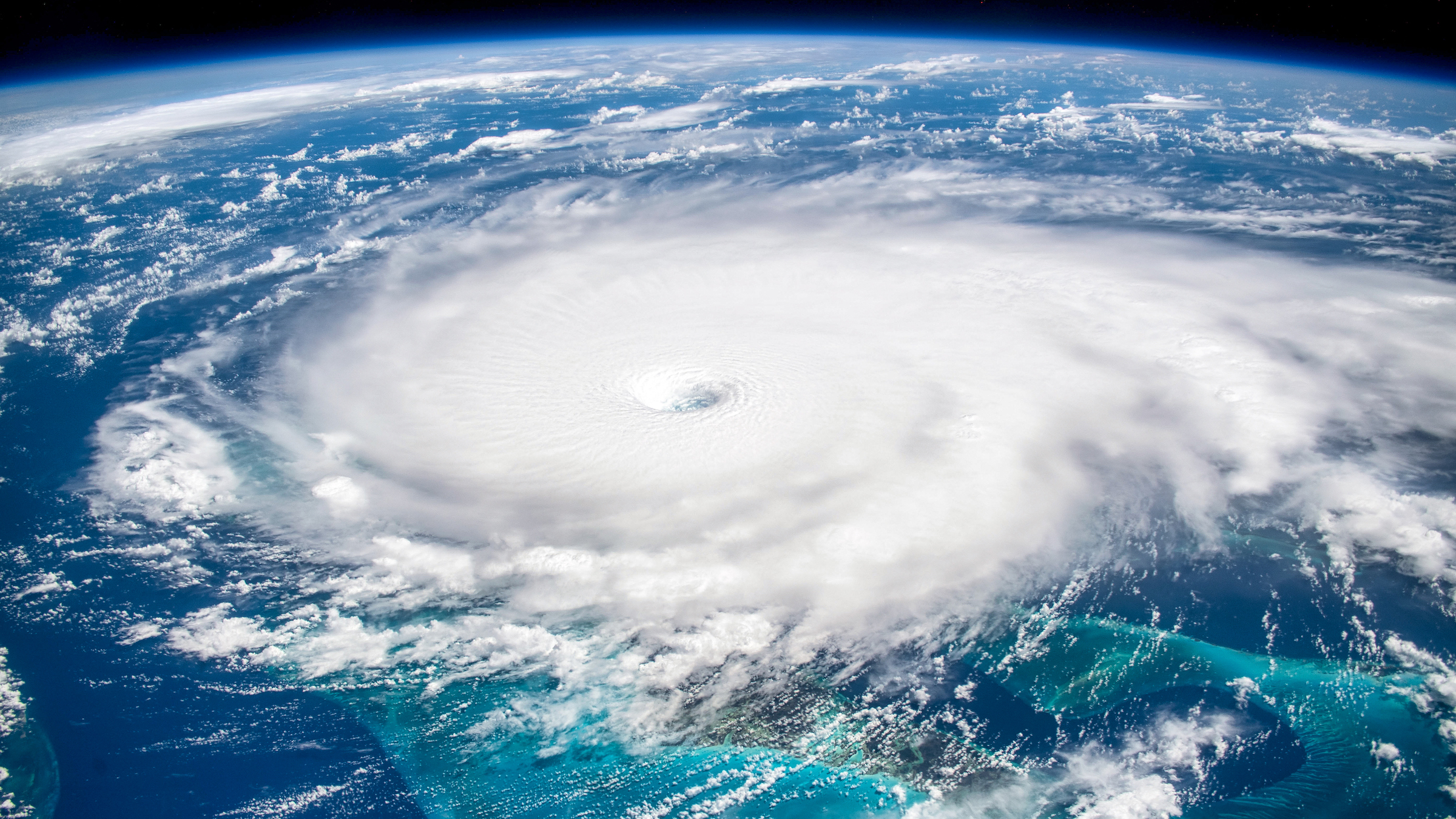 Une vue satellite améliorée numériquement de l’ouragan Dorian de 2019.