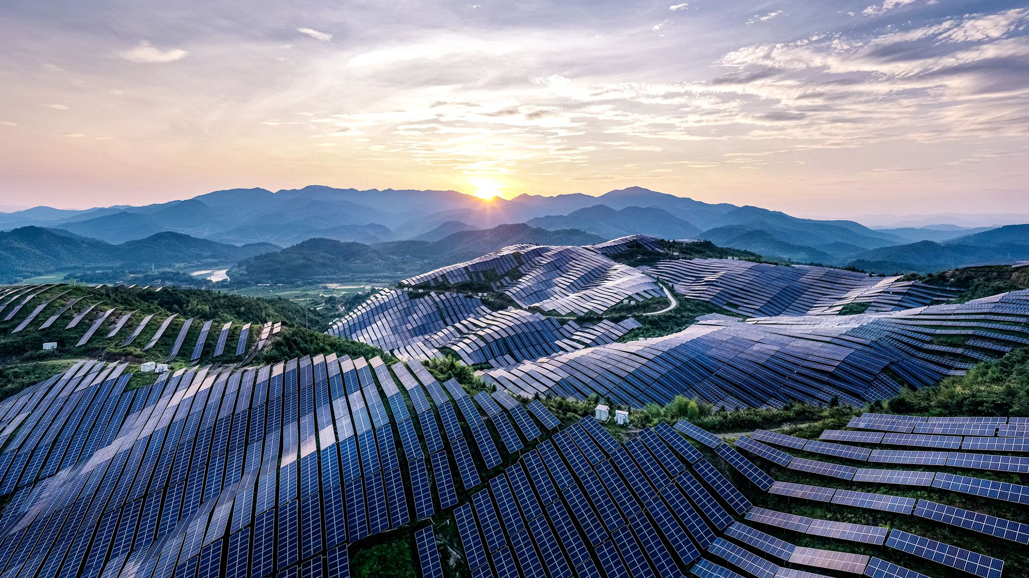 La Chine franchit une étape importante dans le domaine de l'énergie solaire : qu'est-ce que cela signifie pour le plus grand émetteur de gaz à effet de serre au monde ?