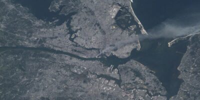 Il y a 25 ans, un astronaute de la NASA a pris cette photo obsédante des attentats du 11 septembre — La Terre vue de l&rsquo;espace