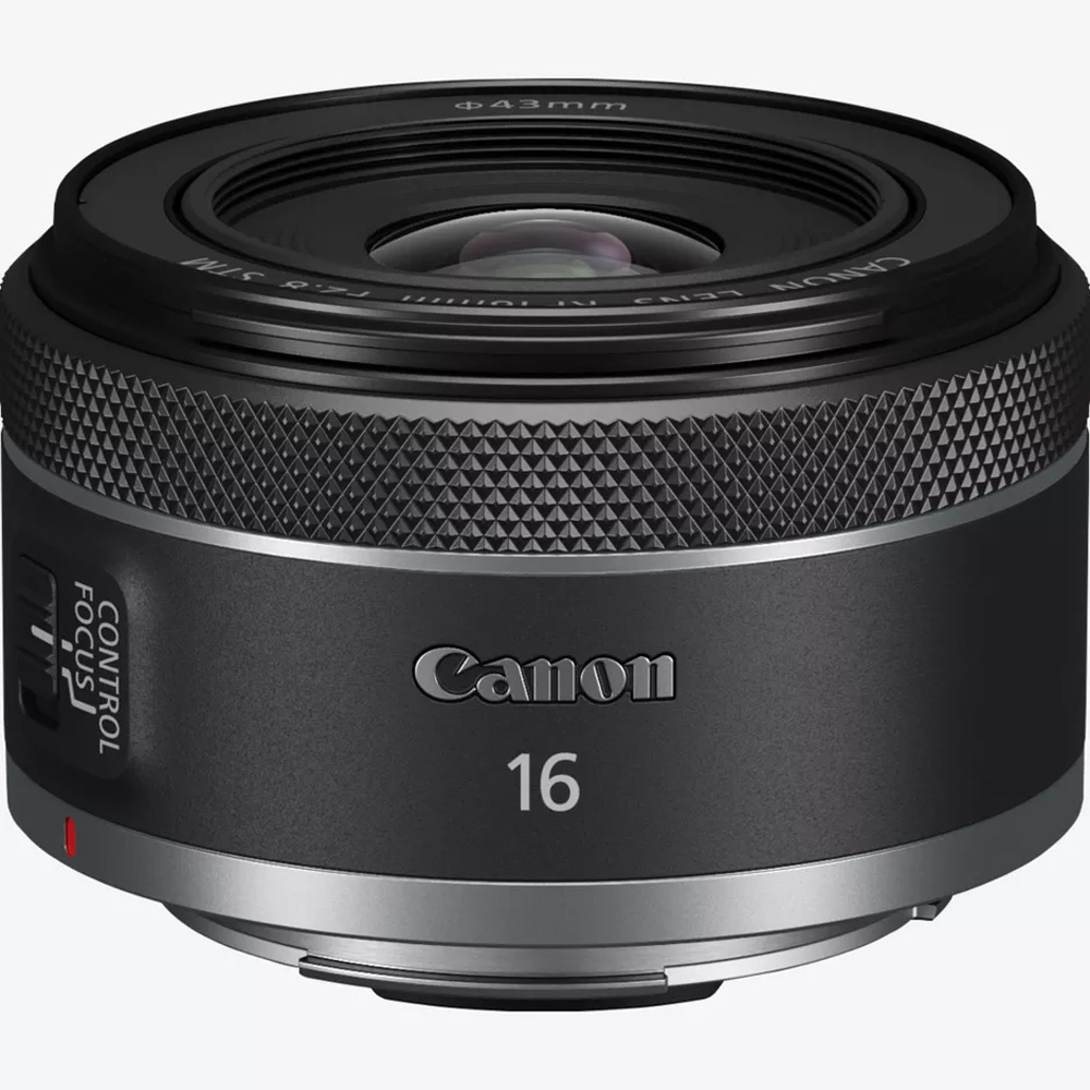 Canon RF 16mm f/2.8 STM sur fond blanc