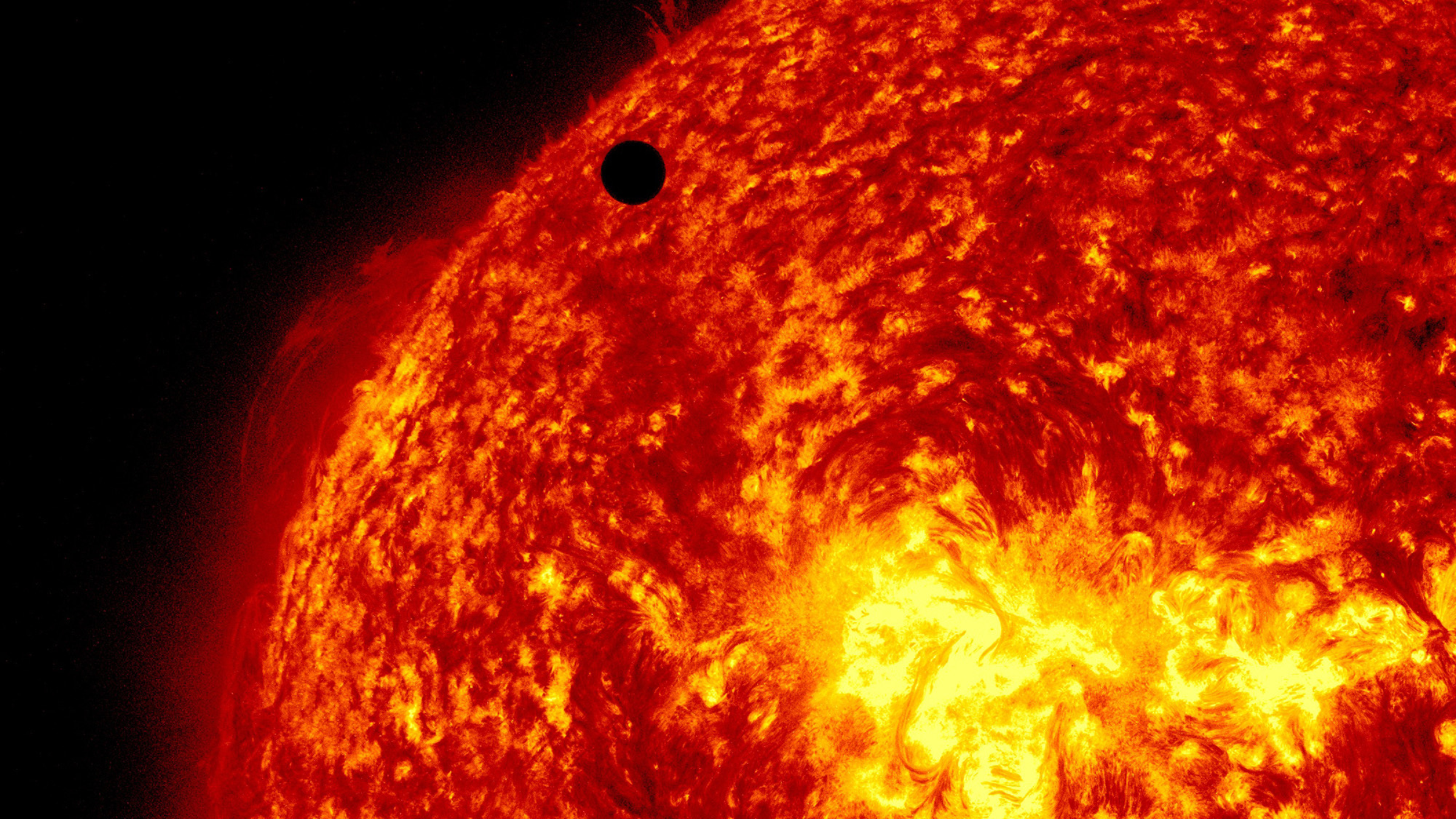 Pourquoi Vénus est-elle plus chaude que Mercure, alors que Mercure est plus proche du soleil ?