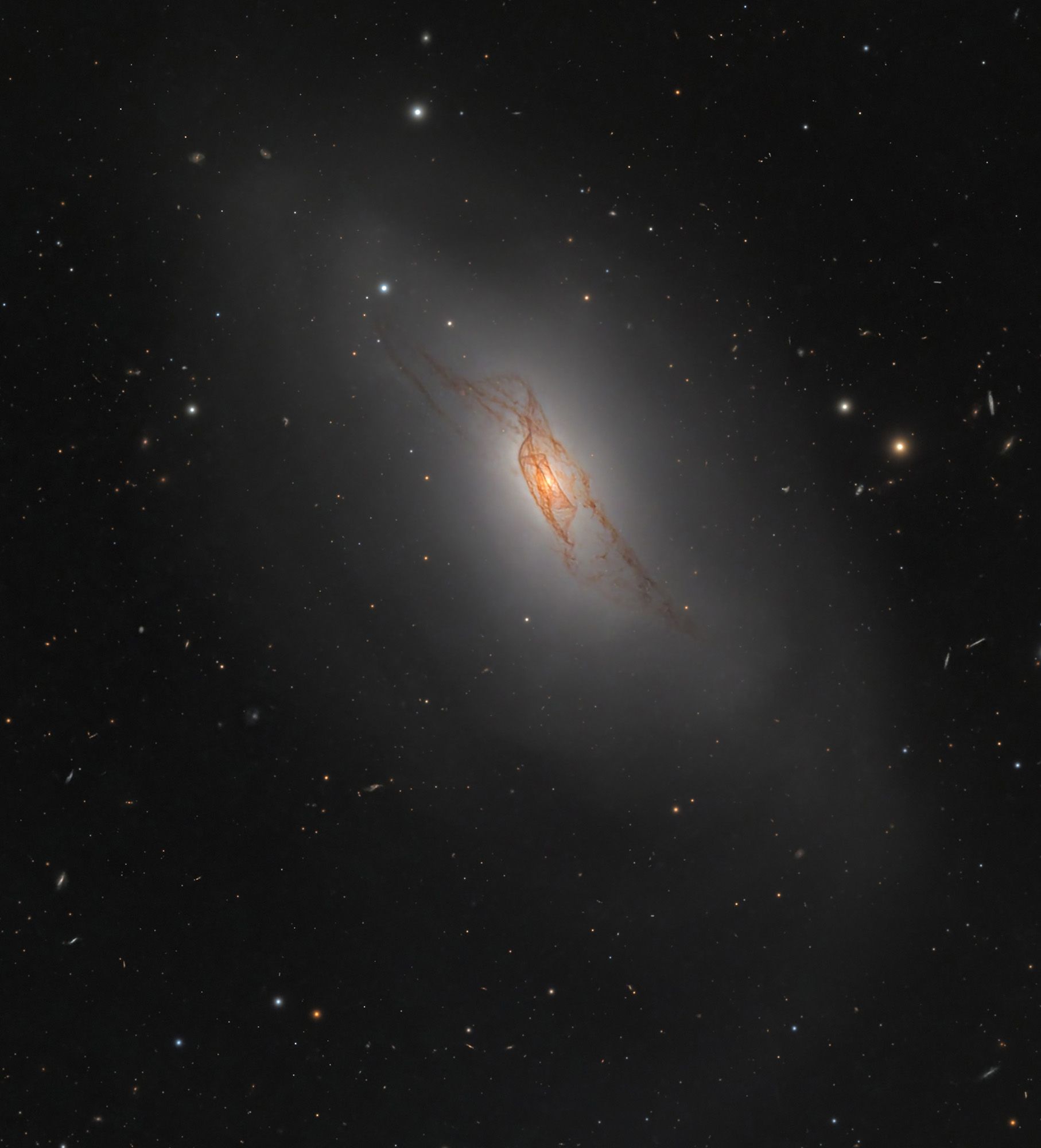 Une galaxie dans l'espace lointain.