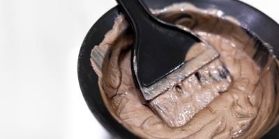 Dilemme diagnostique : les évanouissements soudains d&rsquo;un homme l&rsquo;ont conduit à l&rsquo;hôpital – et une teinture capillaire en était la cause
