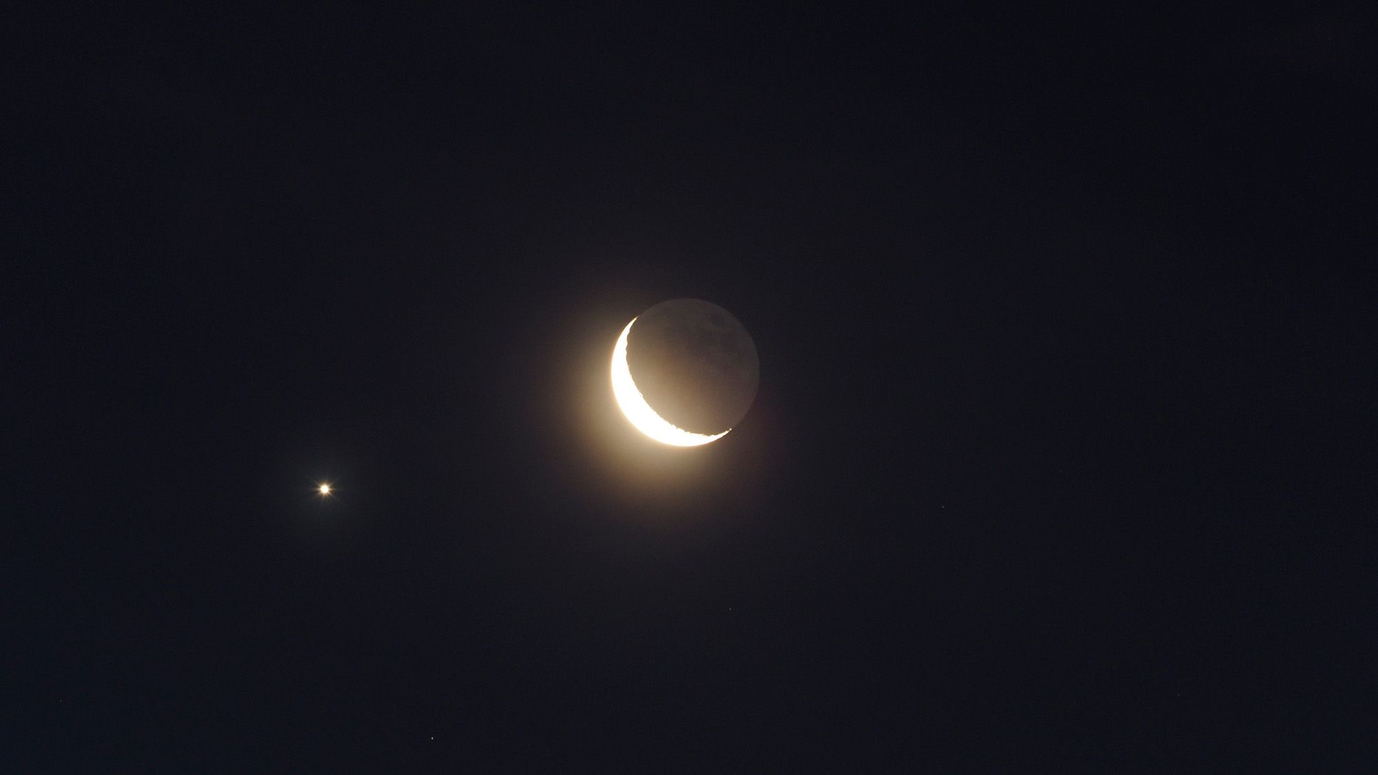 Réglez votre alarme : Jupiter disparaîtra demain derrière le croissant de lune dans un alignement une fois par décennie
