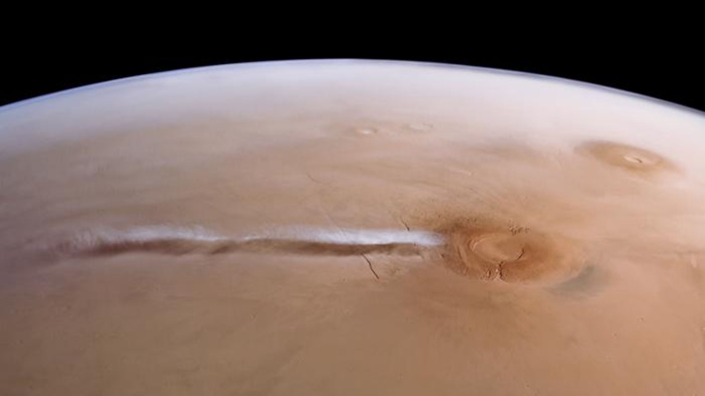 Le nuage de 1 600 milles de long qui se forme et disparaît chaque jour sur Mars obéit à une « physique exotique » jamais vue sur Terre