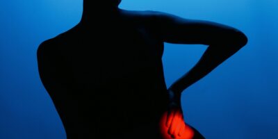 Les maux de dos chroniques peuvent activer un réseau cérébral inattendu, selon une étude