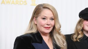 Erreur de diagnostic de Christina Applegate : Pourquoi la SEP peut-elle être difficile à diagnostiquer ?