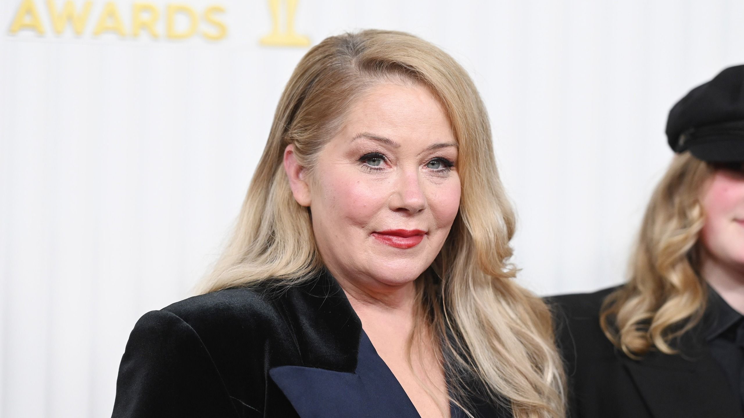 Erreur de diagnostic de Christina Applegate : Pourquoi la SEP peut-elle être difficile à diagnostiquer ?