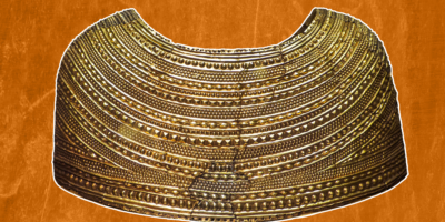 Cape en or moulé : un accessoire vieux de 3 900 ans qui est l&rsquo;un des plus beaux exemples d&rsquo;orfèvrerie préhistorique jamais découvert