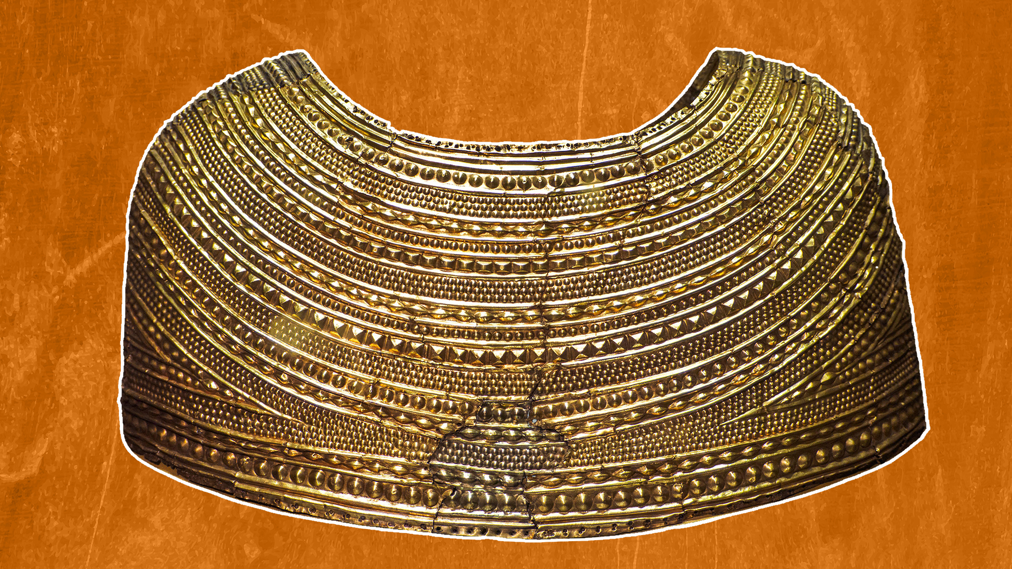 Cape en or moulé : un accessoire vieux de 3 900 ans qui est l'un des plus beaux exemples d'orfèvrerie préhistorique jamais découvert