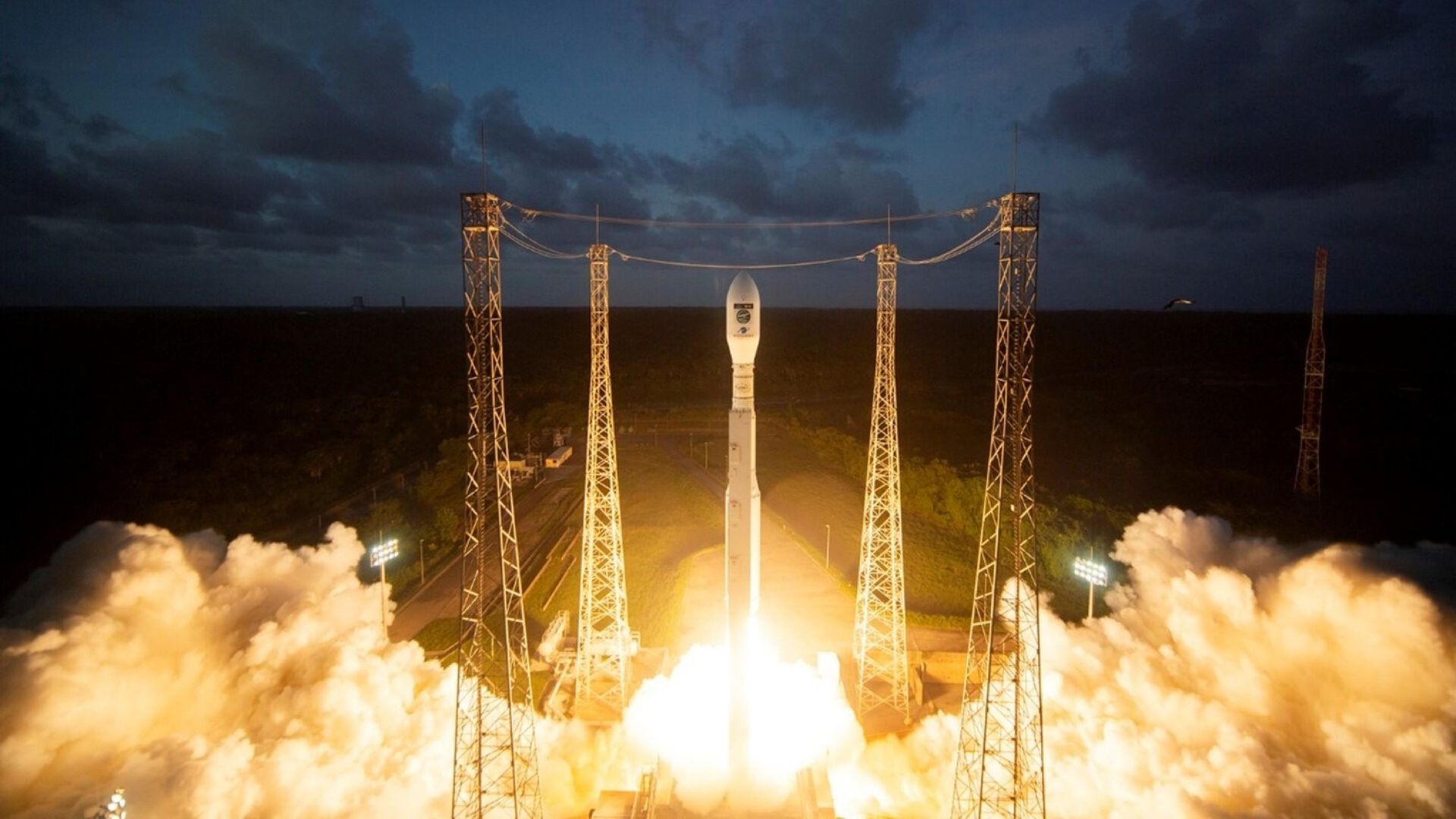 Une photo du lancement du satellite Sentinel-3C à bord d'une fusée en septembre